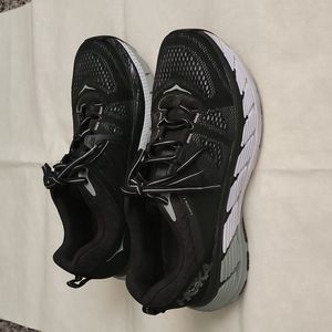 Hoka One One Gaviota 2 sneakers Sz 9.5